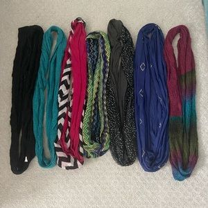 Set of 7 infinity scarves